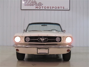 1965 Ford Mustang GT Convertible   - Photo 5 - Fort Wayne, IN 46804