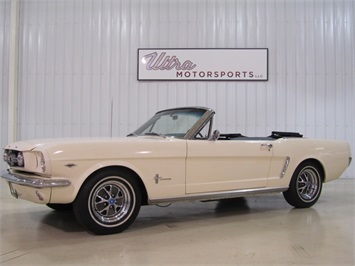1965 Ford Mustang GT Convertible   - Photo 1 - Fort Wayne, IN 46804