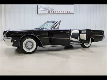 1961 Lincoln Continental Convertible   - Photo 3 - Fort Wayne, IN 46804