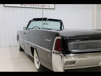 1961 Lincoln Continental Convertible   - Photo 11 - Fort Wayne, IN 46804