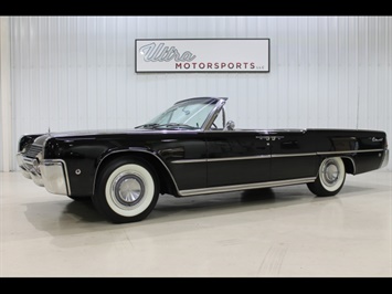 1961 Lincoln Continental Convertible   - Photo 2 - Fort Wayne, IN 46804