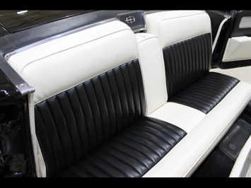 1961 Lincoln Continental Convertible   - Photo 27 - Fort Wayne, IN 46804