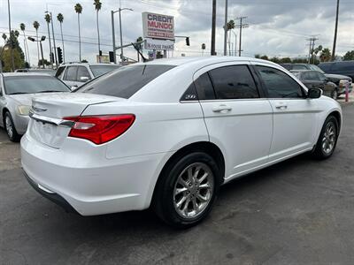 2014 Chrysler 200 LX   - Photo 9 - Los Angeles, CA 91306