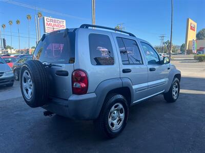 2003 Jeep Liberty Sport   - Photo 8 - Los Angeles, CA 91306