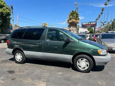 1999 Toyota Sienna CE   - Photo 4 - Los Angeles, CA 91306