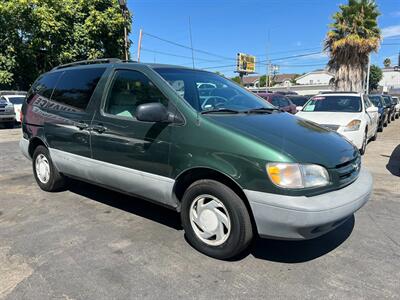 1999 Toyota Sienna CE  