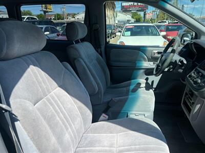 1999 Toyota Sienna CE   - Photo 42 - Los Angeles, CA 91306