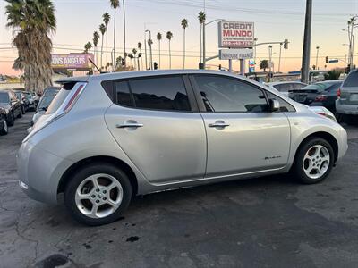 2011 Nissan LEAF SL   - Photo 6 - Los Angeles, CA 91306