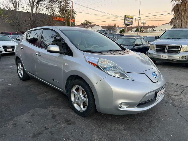 2011 Nissan LEAF SL  