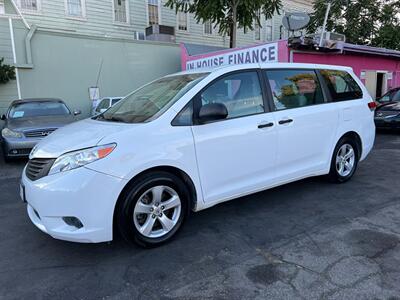 2012 Toyota Sienna Base 7-Passenger   - Photo 27 - Los Angeles, CA 91306