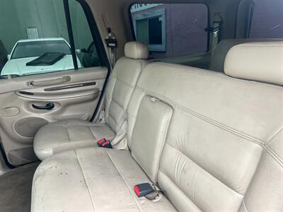 2002 Lincoln Navigator   - Photo 17 - Los Angeles, CA 91306