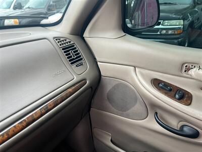 2002 Lincoln Navigator   - Photo 49 - Los Angeles, CA 91306