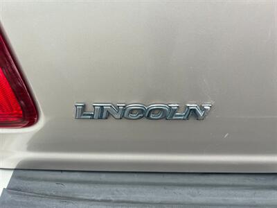 2002 Lincoln Navigator   - Photo 40 - Los Angeles, CA 91306