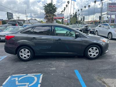 2017 Ford Focus S   - Photo 4 - Los Angeles, CA 91306