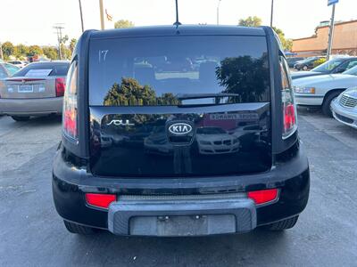 2010 Kia Soul +   - Photo 33 - Los Angeles, CA 91306