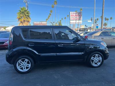 2010 Kia Soul +   - Photo 6 - Los Angeles, CA 91306