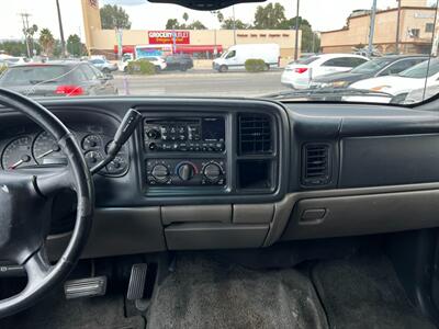 2002 Chevrolet Suburban 1500   - Photo 23 - Los Angeles, CA 91306