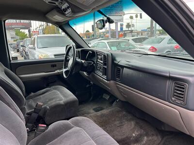 2002 Chevrolet Suburban 1500   - Photo 38 - Los Angeles, CA 91306