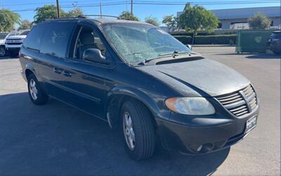 2005 Dodge Grand Caravan SXT   - Photo 1 - Los Angeles, CA 91306