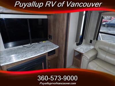 2017 KEYSTONE RV COUGAR 29RLI   - Photo 9 - Vancouver, WA 98682-4901