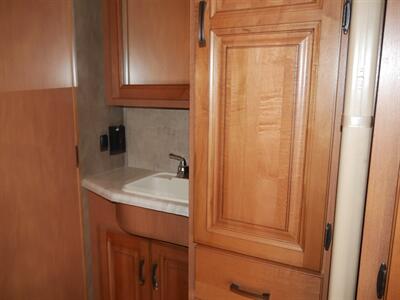 2016 Forest River Sunseeker 2700DS-CD   - Photo 8 - Puyallup, WA 98373