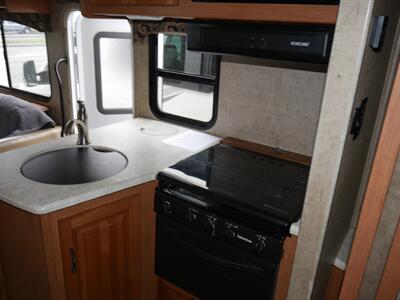 2016 Forest River Sunseeker 2700DS-CD   - Photo 5 - Puyallup, WA 98373