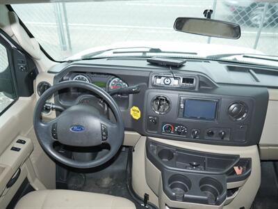 2016 Forest River Sunseeker 2700DS-CD   - Photo 12 - Puyallup, WA 98373