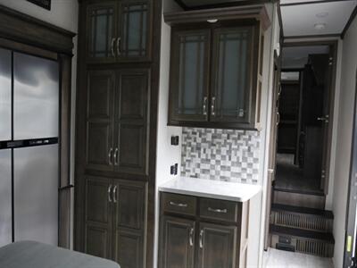 2019 Keystone Montana 20th Anniversary 3930FB   - Photo 27 - Puyallup, WA 98373