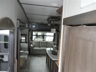 2019 Keystone Montana 20th Anniversary 3930FB   - Photo 23 - Puyallup, WA 98373