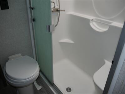 2019 Keystone Montana 20th Anniversary 3930FB   - Photo 21 - Puyallup, WA 98373