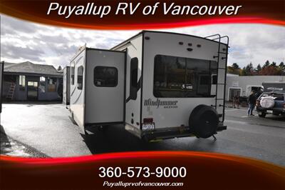 2017 FOREST RIVER ROCKWOOD WINDJAMMER 3001   - Photo 4 - Vancouver, WA 98682-4901
