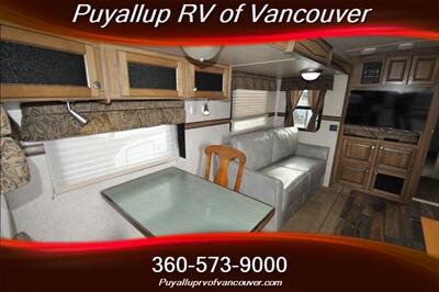 2017 FOREST RIVER ROCKWOOD WINDJAMMER 3001   - Photo 12 - Vancouver, WA 98682-4901