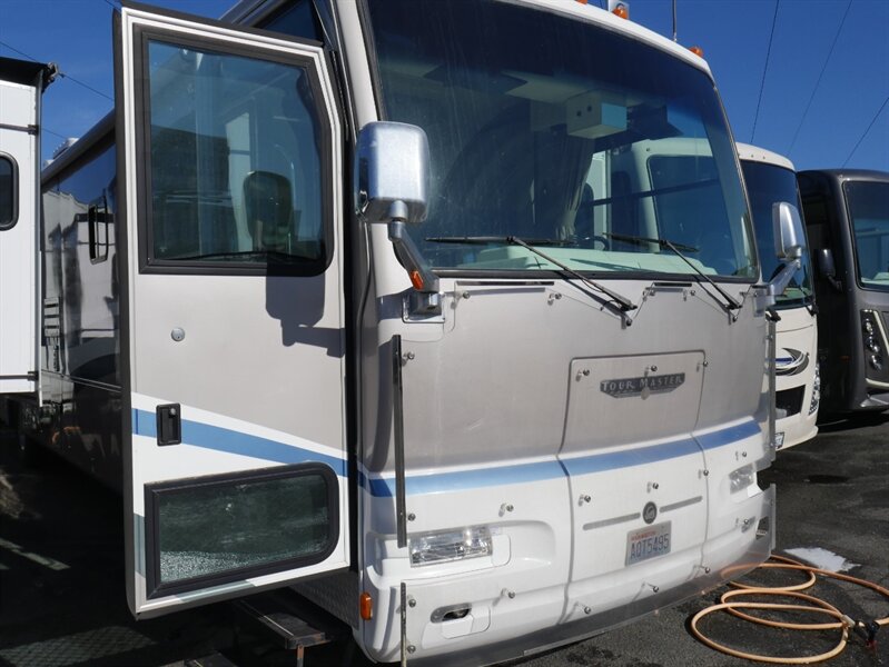 1999 Gulf Stream Tour Master 8403   - Photo 1 - Puyallup, WA 98373