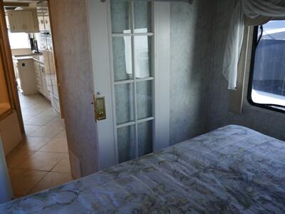 1999 Gulf Stream Tour Master 8403   - Photo 11 - Puyallup, WA 98373