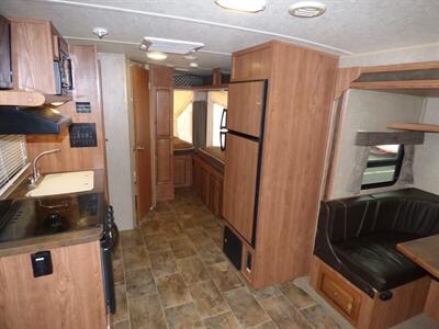 2016 FOREST RIVER RV ROCKWOOD 233S   - Photo 8 - Vancouver, WA 98682-4901