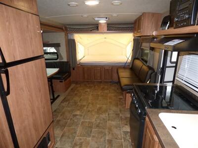 2016 FOREST RIVER RV ROCKWOOD 233S   - Photo 15 - Vancouver, WA 98682-4901