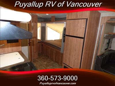 2016 FOREST RIVER RV ROCKWOOD 233S   - Photo 10 - Vancouver, WA 98682-4901