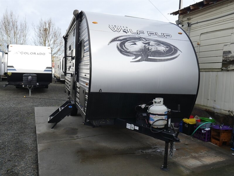 2025 Forest River Cherokee Greywolf Black Label 22RRBL   - Photo 1 - Puyallup, WA 98373