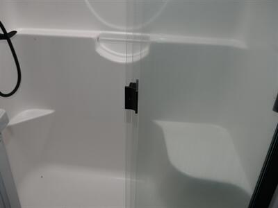 2022 Keystone Montana 3763BP   - Photo 12 - Puyallup, WA 98373