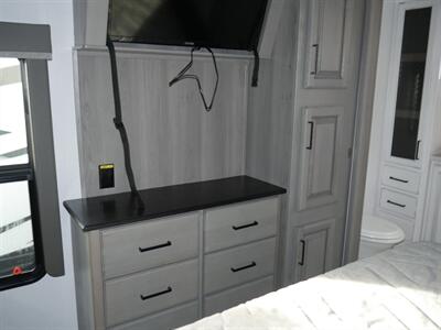 2022 Keystone Montana 3763BP   - Photo 11 - Puyallup, WA 98373