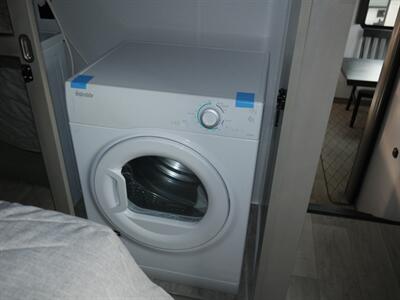 2022 Keystone Montana 3763BP   - Photo 9 - Puyallup, WA 98373