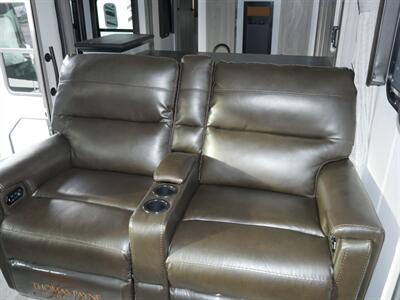 2022 Keystone Montana 3763BP   - Photo 20 - Puyallup, WA 98373