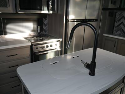 2022 Keystone Montana 3763BP   - Photo 6 - Puyallup, WA 98373