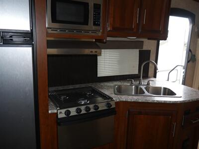 2016 Jayco Eagle HT 26.5 RLS   - Photo 5 - Puyallup, WA 98373