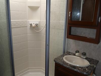 2015 Keystone Passport 2450RLWE   - Photo 9 - Puyallup, WA 98373