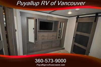 2023 GRAND DESIGN SOLITUDE ST391DL LOFT TWO BEDROOM   - Photo 22 - Vancouver, WA 98682-4901