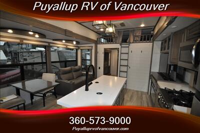 2023 GRAND DESIGN SOLITUDE ST391DL LOFT TWO BEDROOM   - Photo 8 - Vancouver, WA 98682-4901