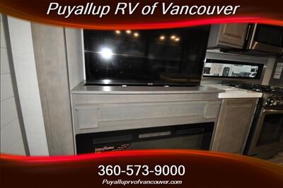 2023 GRAND DESIGN SOLITUDE ST391DL LOFT TWO BEDROOM   - Photo 10 - Vancouver, WA 98682-4901