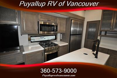 2023 GRAND DESIGN SOLITUDE ST391DL LOFT TWO BEDROOM   - Photo 12 - Vancouver, WA 98682-4901