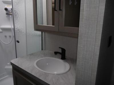 2023 Forest River Rockwood Mini Lite 2516S   - Photo 6 - Puyallup, WA 98373